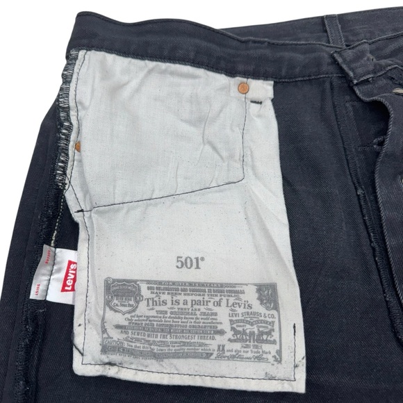 Levi’s 501 Jeans Button Fly Men’s Size 42 x 32 Black Straight Leg Denim - Picture 13 of 14
